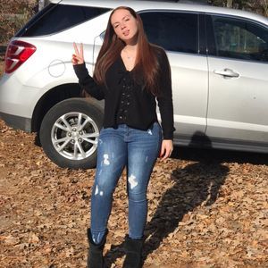 Meet your Posher, Harmony